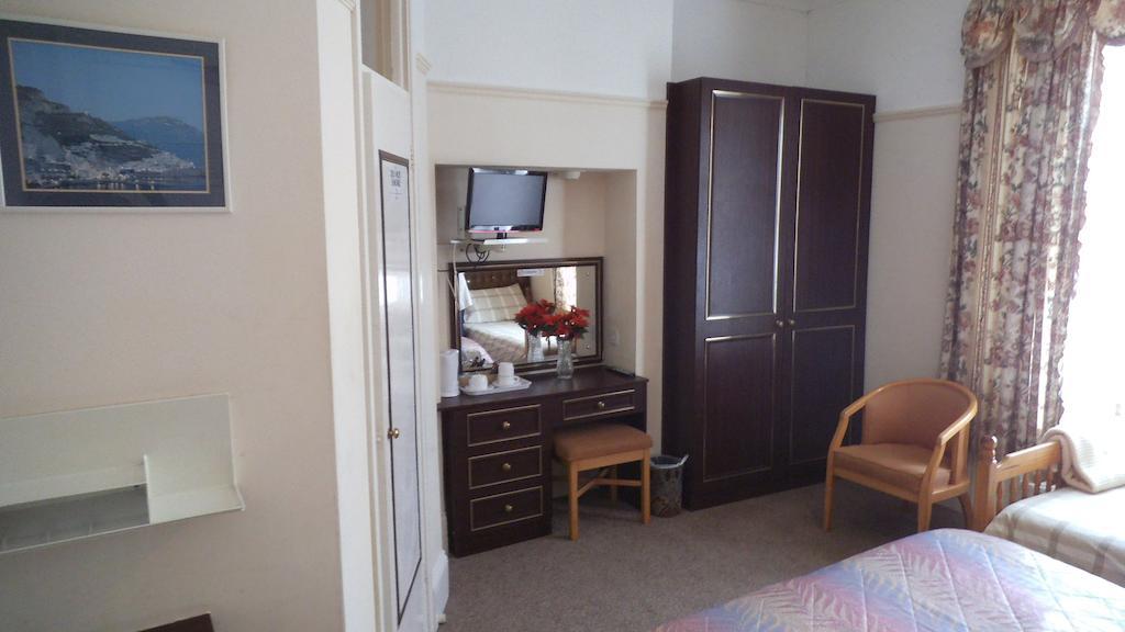Thalatta Guest House Saint Helier Room photo